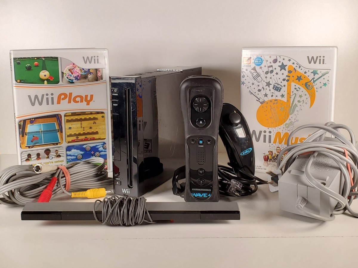 Nintendo Black Wii Console With Games Bundle RVL-001 GameCube