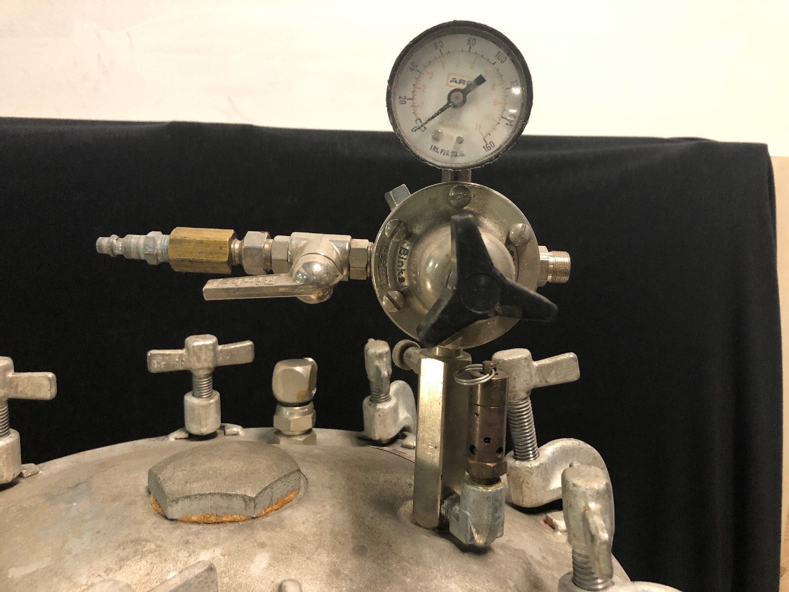 Binks 10 Gallon Pressure Pot Tank Galvanized Steel 835301 w Gun & Hoses eBay