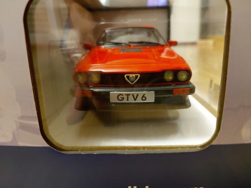 ALFA GTV6 1/18 SOLIDO S - Photo 2/4