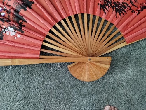 GIANT RED ASIAN FAN HAND PAINTED CHINESE CALLIGRAPHY CHERRY BLOSSOMS ORIENTAL - Picture 3 of 10