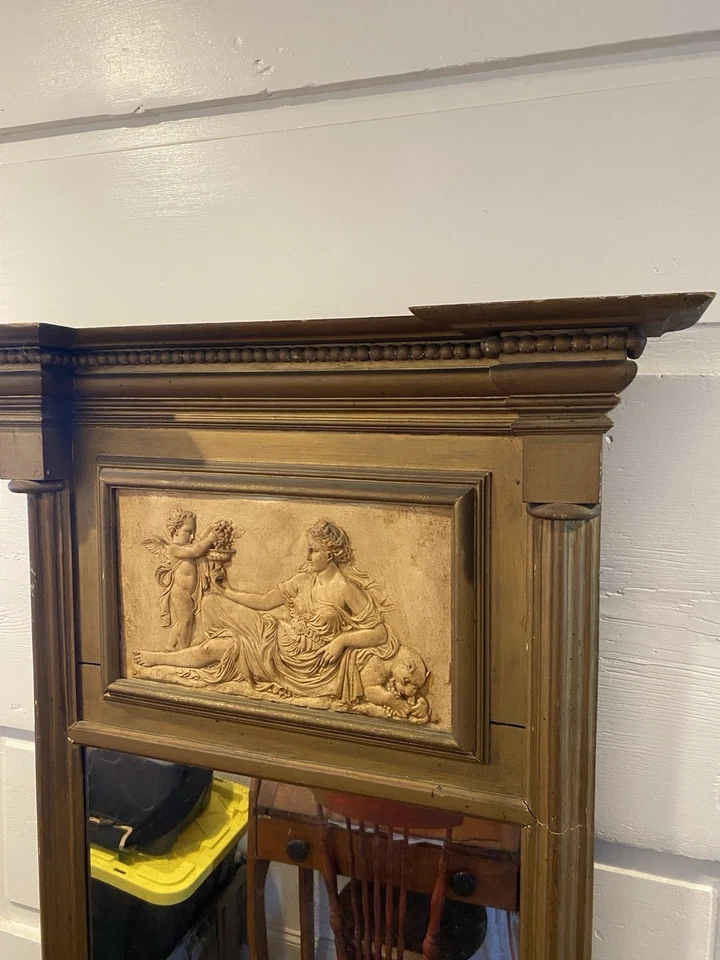 Espejo Federal Giltwood Trumeau, relieve clásico, vidrio de mercurio ondulado c.1800-25 Foto 4 de 4