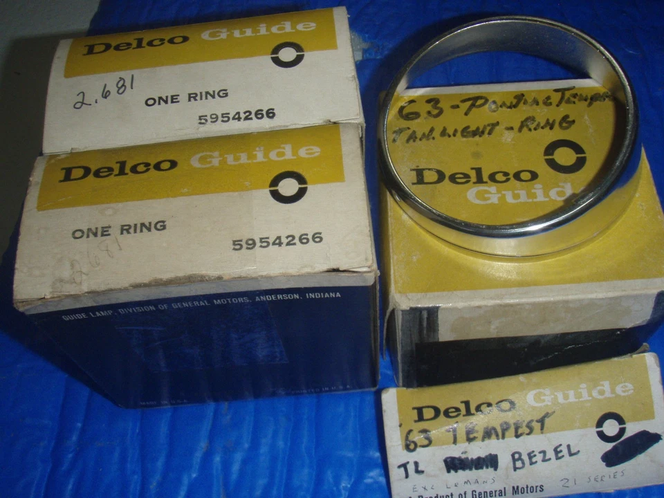 Pontiac Tempest 1963 NOS 63 GM# 5954266 luz trasera anillo adorno Foto 2 de 4