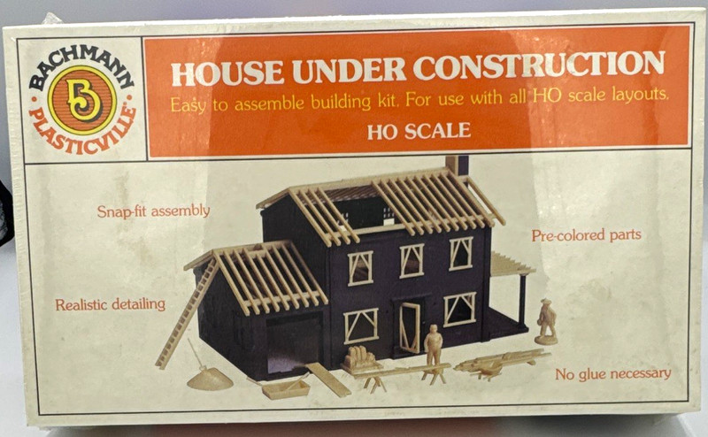 Bachmann Plasticville House Under Construction HO 1:87 Snap-Fit Kit #45191