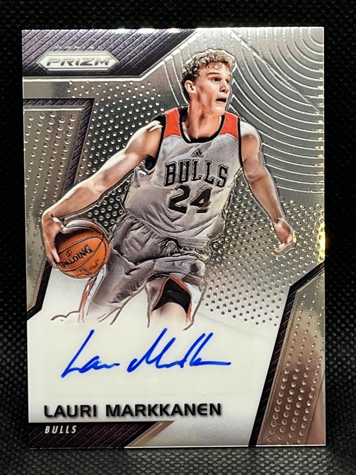 2017-18 Panini Prizm Rookie Signatures Lauri Markkanen #RS-LM Rookie Auto RC