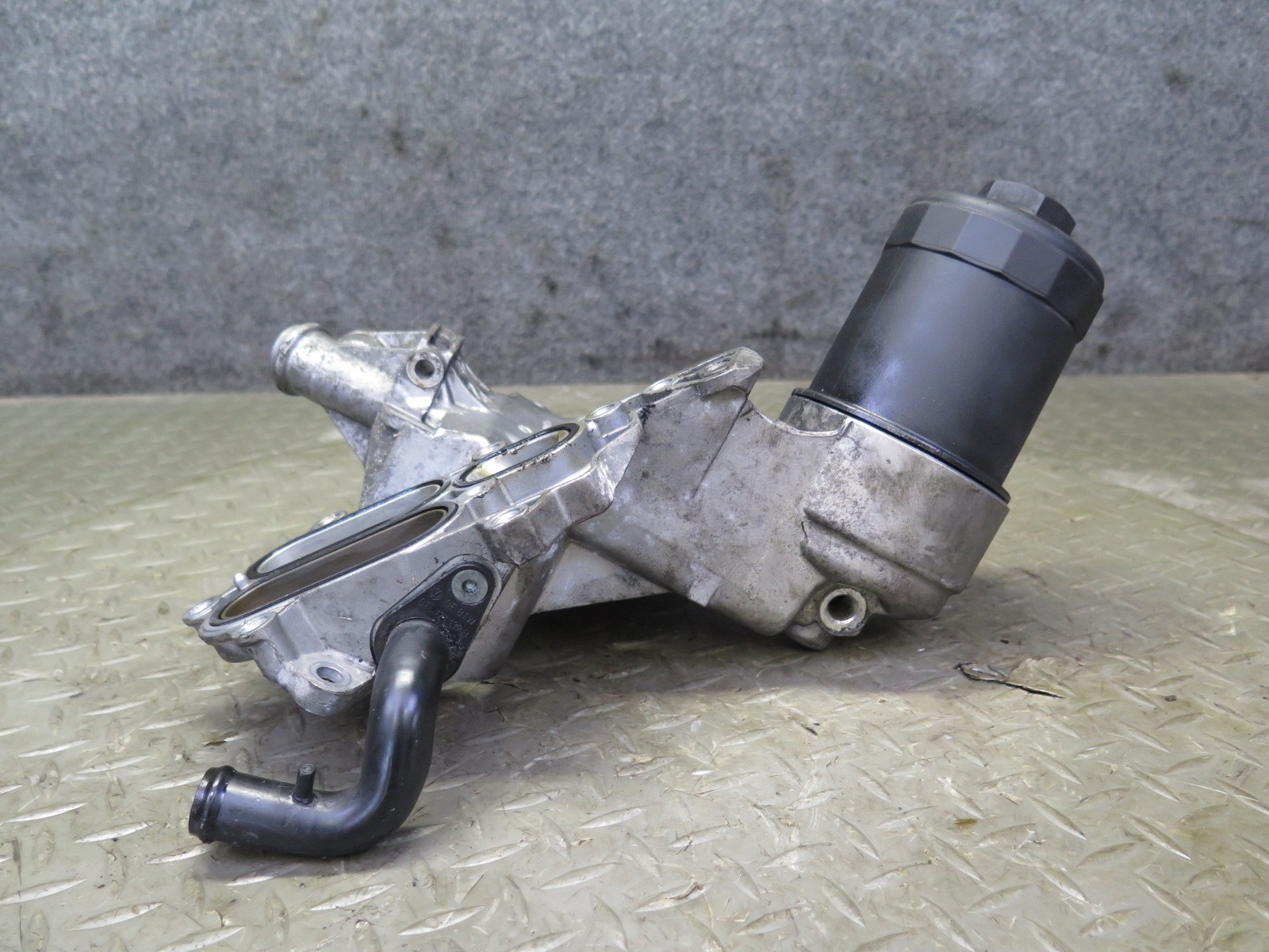 2006-2012 BENTLEY FLYING SPUR 6.0L ENGINE OIL FILTER COOLING HOUSING BRACKET