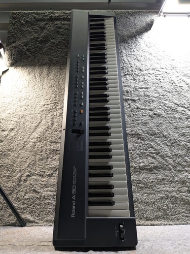 Roland A-30 76-Key MIDI Keyboard Controller Untested
