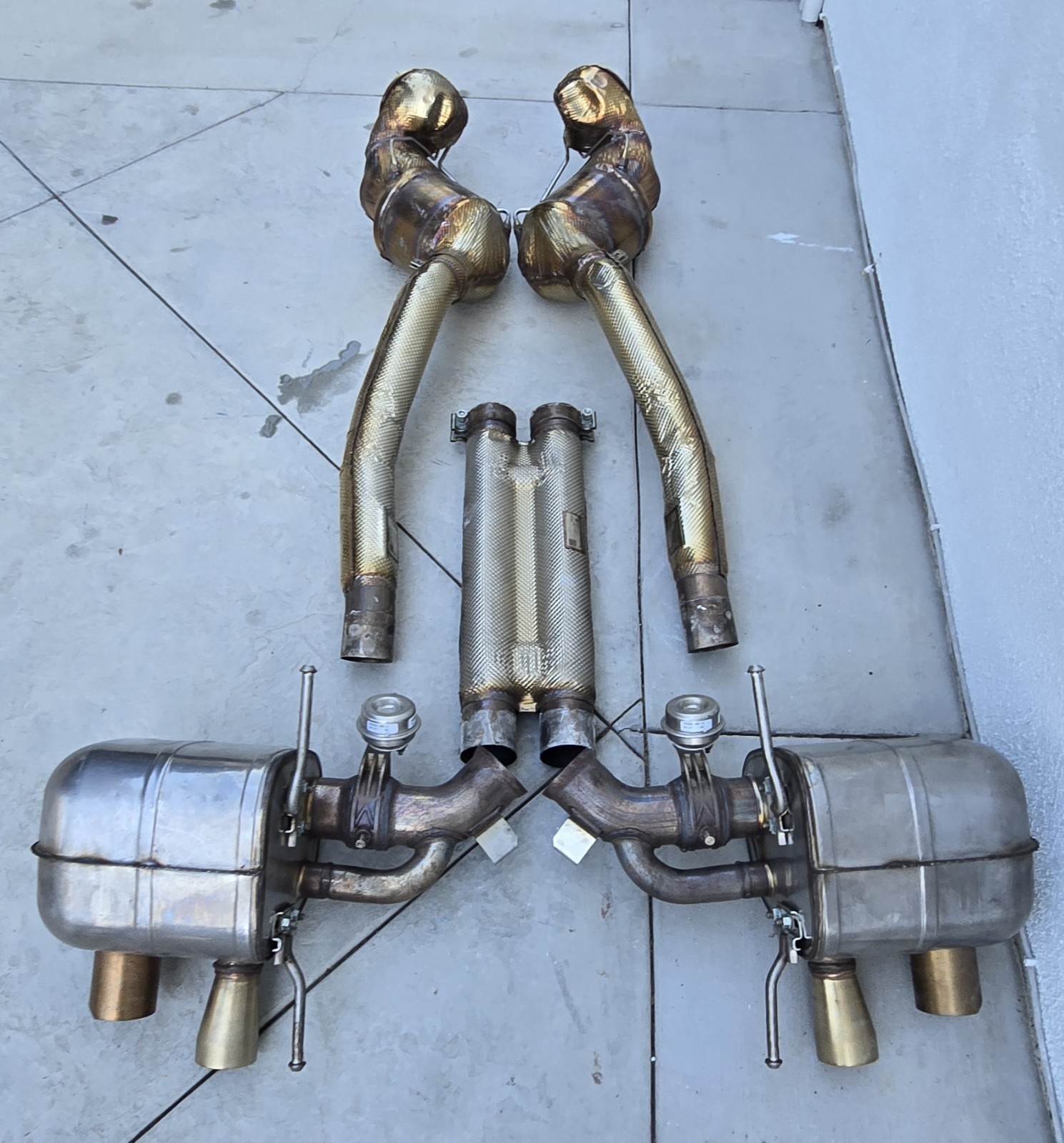 Ferrari 812 Exhaust Muffler 765760 765761 GPF OEM 290883 863204 863203 
