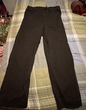 New Black woman's boyfriend cargo pants American Eagle with stretchy waist.