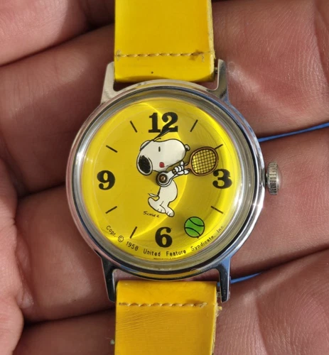 Vintage Snoopy Tennis Watch Hand-wound Yellow Dial Analog Manual wind