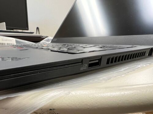 Lenovo ThinkPad T490 14" (Intel Core i5-8265U,8GB RAM, 256GB SSD) - Picture 7 of 19