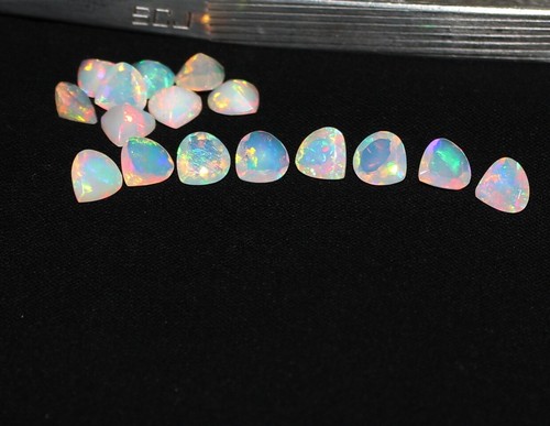 Opal Gemstone, Welo Fire AAA multi fire Ethiopian heart Opal Cut faceted, 5 MM - Picture 2 of 5