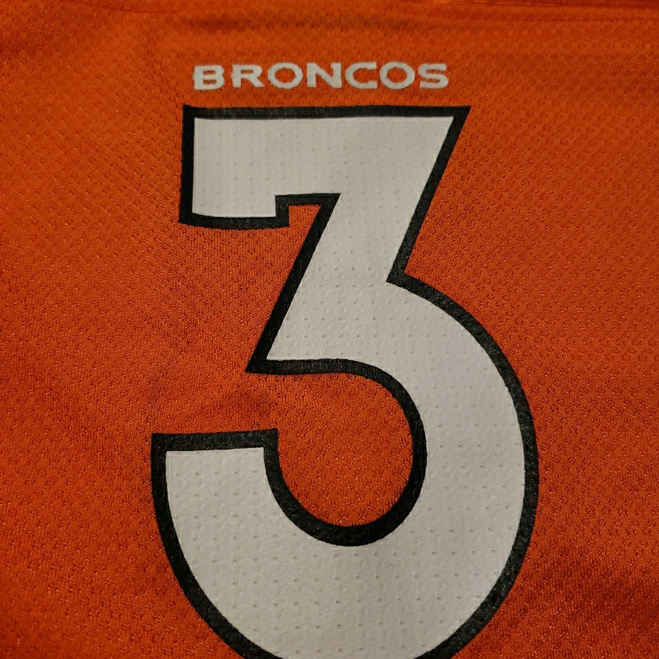 Picture 3 of 12