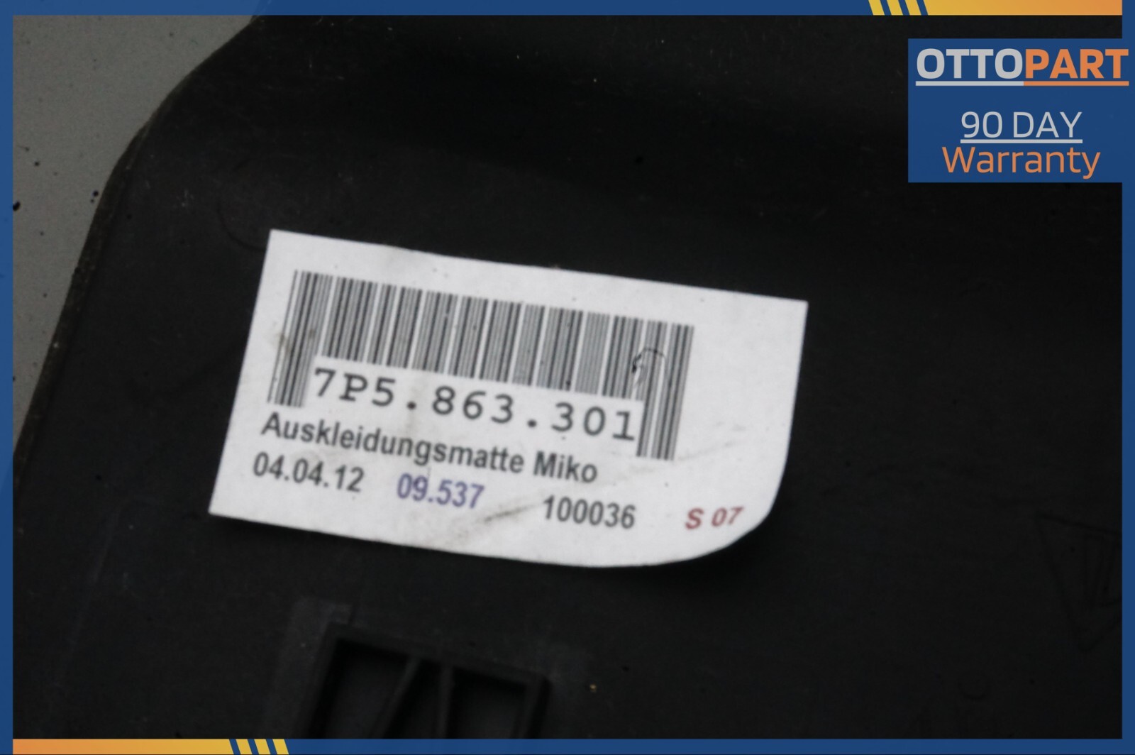 2011-2016 PORSCHE CAYENNE Diesel Console Storage Bin Insert MAT OEM 7P5863301 thumbnail 4