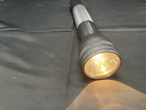 Linterna Maglite 3 D de color aluminio plateado, probada funcionando EE. UU. - Imagen 5 de 6