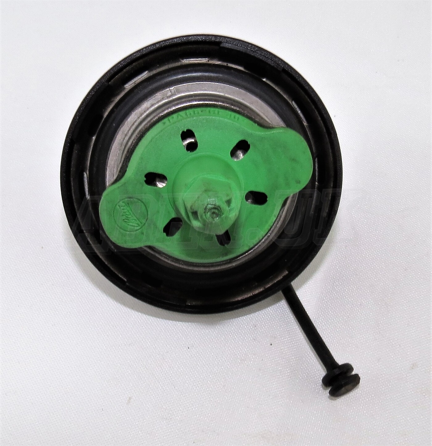 BMW E87 E81 E82 E83 E90 E91 E92 E84 E53 E60 Fuel Filler Cap+Cord 16117193372 eBay