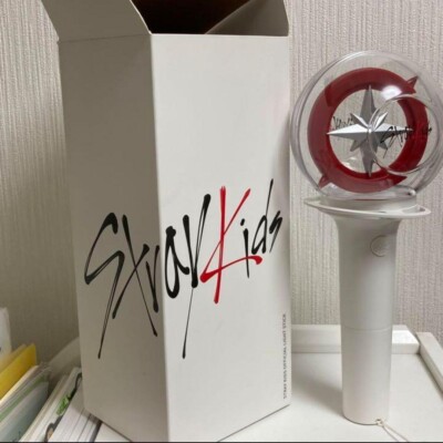 レア☆StrayKids FANSHIP KIT STAY1期 初期ペンライト付 レア⭐︎StrayKids FANSHIP KIT STAY1期 初期ペンライト付