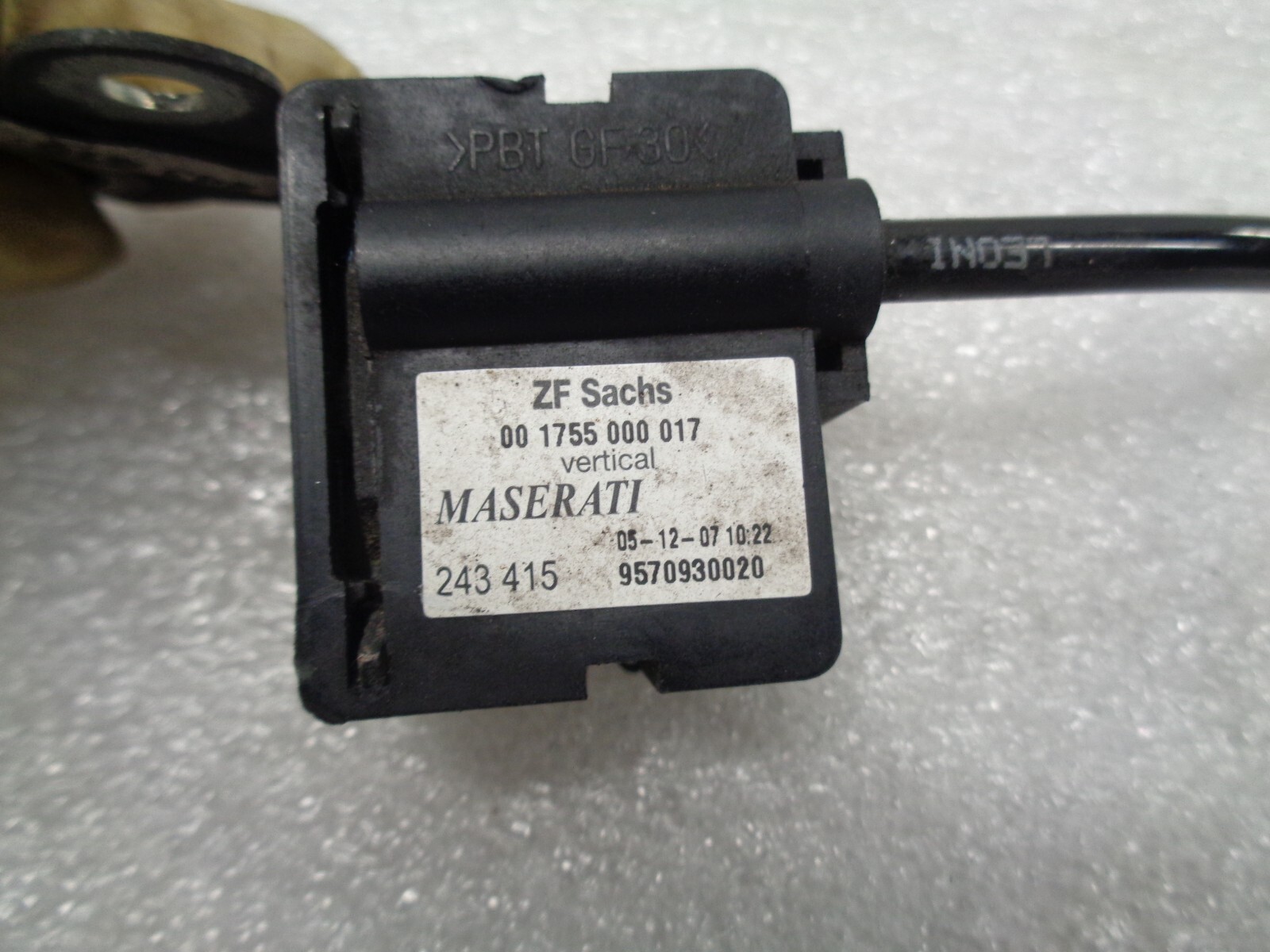 03-12 Maserati Quattroporte Front Right Verical Accelerator Sensor OEM AK221087