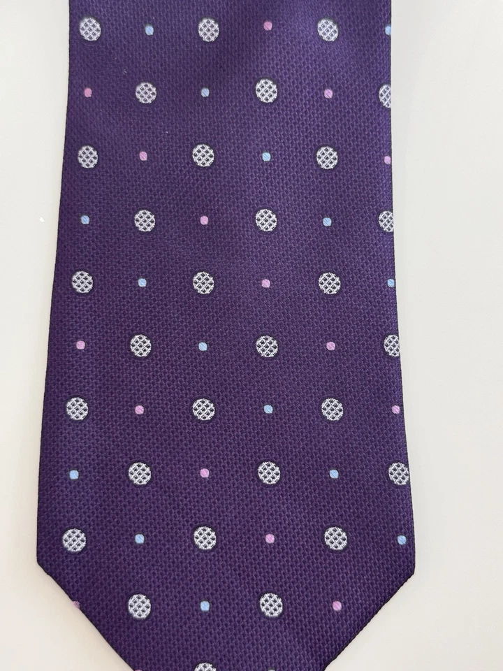 Corbata geométrica púrpura jaspe de seda con textura Club Room para hombre Foto 2 de 3