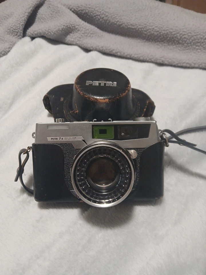 Sistema de ojos circulares Petri 7 S 35 mm cámara fotográfica telémetro con estuche  Foto 2 de 4