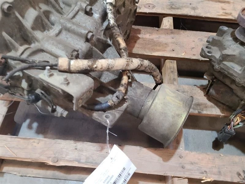 1998 NISSAN PATHFINDER TRANSFER CASE - Image 2 of 4