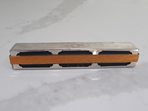 Vintage Hohner THE ECHO Harmonica IN ORIGINAL BOX Used Condition FAST P&P - Picture 6 of 19