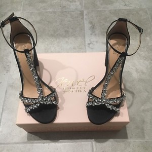 badgley mischka jewel sandals