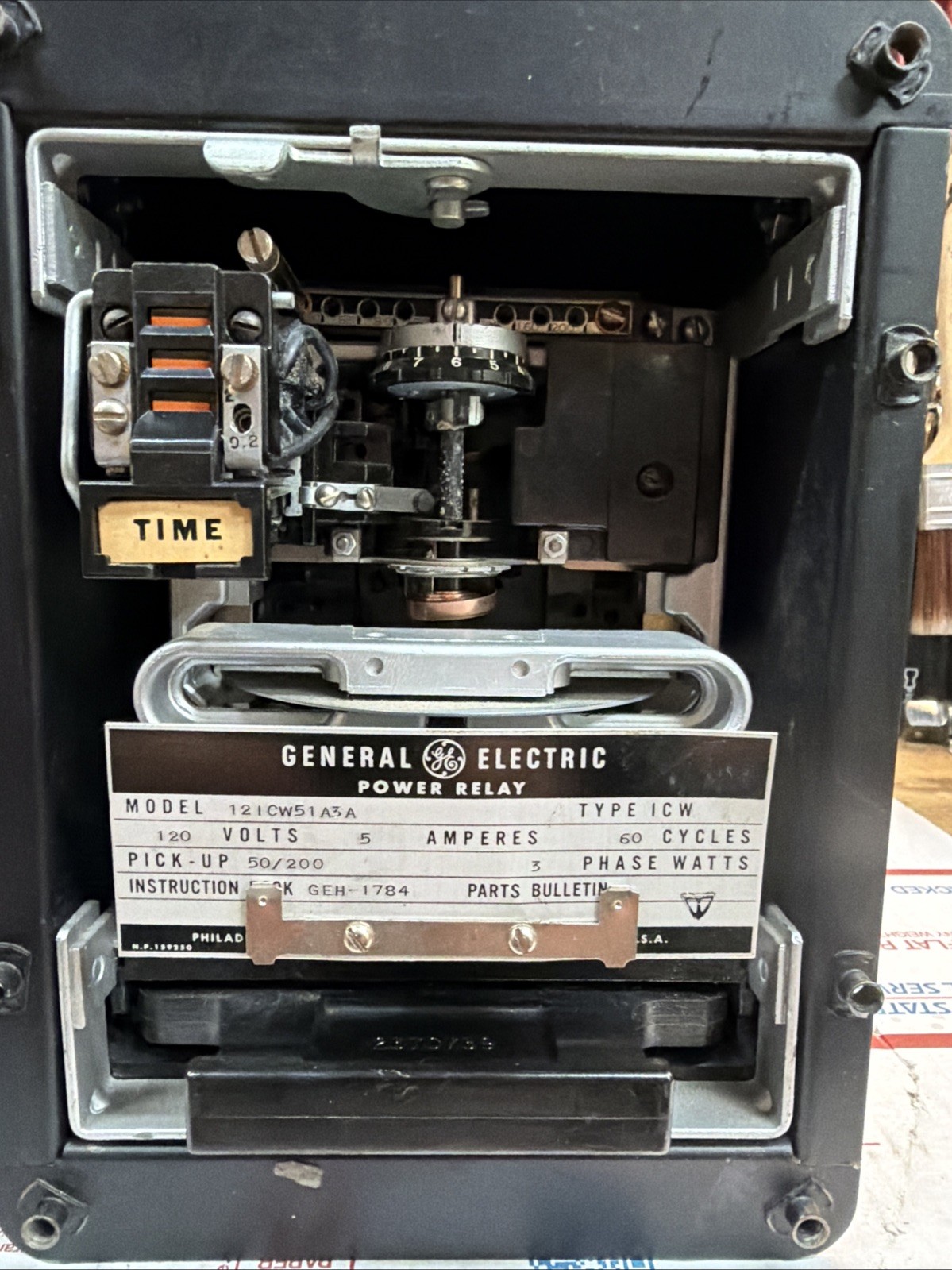 General Electric TIME OVERCURRENT RELAY 121AC51A3A Type 1AC 0.5-2 ampers NOS