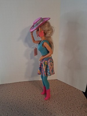 B2 Paint N' Dazzle Wearing Western Fun Barbie Fashion Doll Pre-owned See Photos