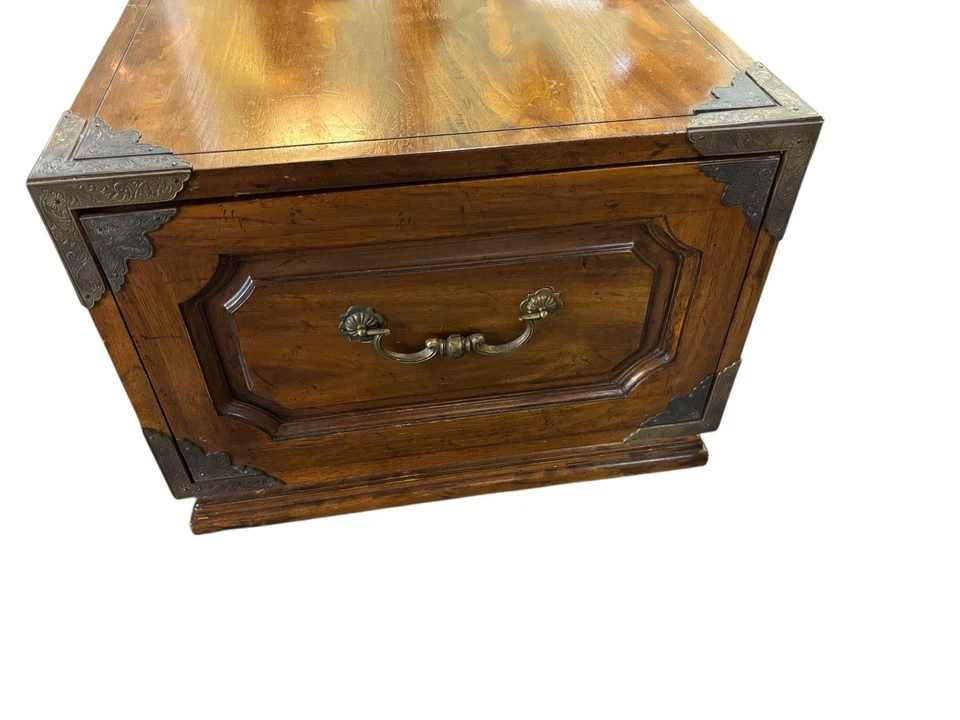 Drexel Heritage campaign style storage coffee table - Image 4 of 4