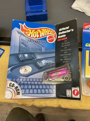 Hot Wheels Interactive Official Collector's Guide CD-ROM + 1998 VW Drag Bus