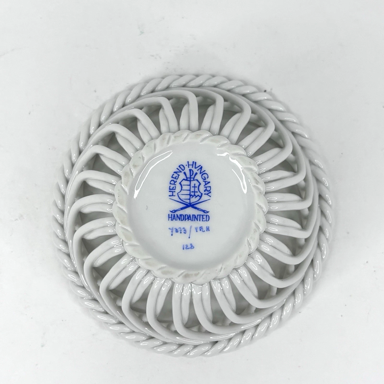 Herend Reticulated Ceramic Basket - Thumbnail 5