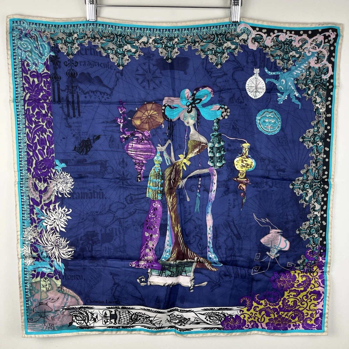 クリスチャンラクロワ　スカーフ Mr． Christian Lacroixによってデザインされた花鳥