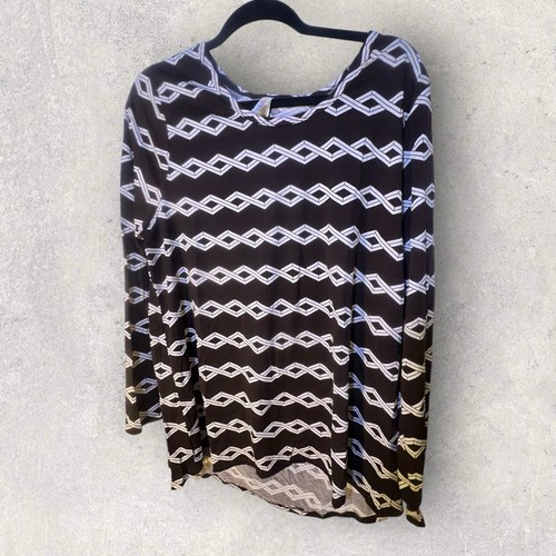 LuLaRoe Lynnae Long Sleeve Shirt-Size 3XL- Black And White Stripe Print-NWT - Picture 1 of 5
