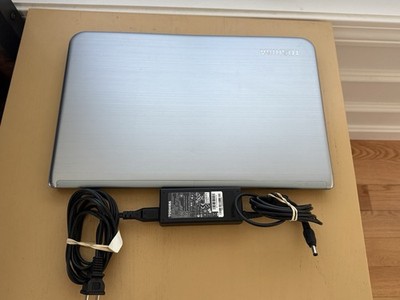 Toshiba Satellite S55D-A5383 AMD A10-5745M @ 2.10 GHz 8 GB RAM - For Parts READ