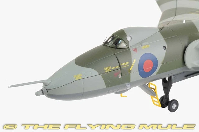 Corgi 1:72 Vulcan B.Mk 2 RAF No.50 Sqn XM597 - Imagem 3 de 4