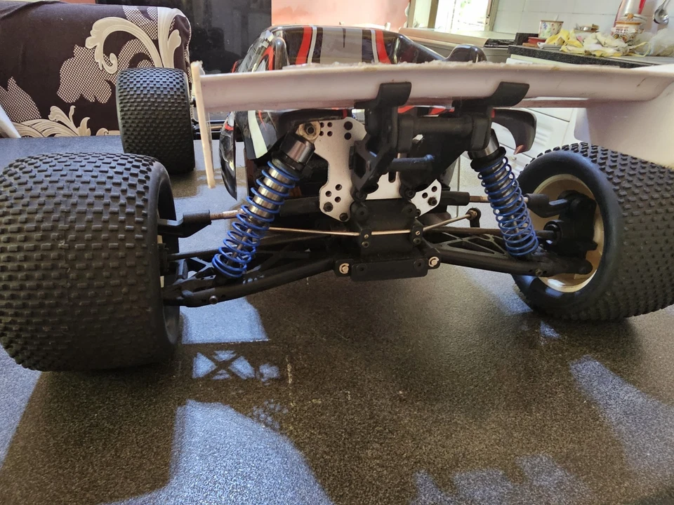 Truggy VRX 1/8 - Immagine 2 di 4