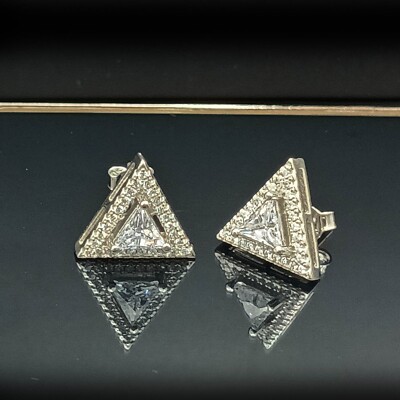 1,0 kt Ringle Cut simulierter Diamant Halo Ohrstecker in 14 K Weißgold plattiert