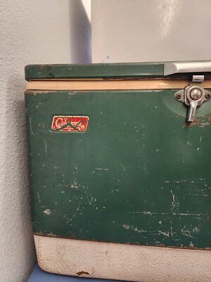 Vintage 1981 Coleman Camping Cooler Retro Green Metal/Plastic Ice