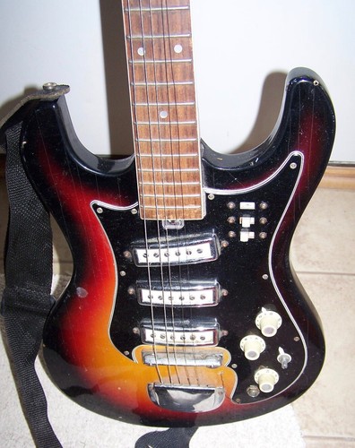  Teisco Kawai Silvertone 3 Pickup Electric Guitar  - Afbeelding 1 van 4