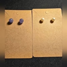 2 Pair Earring Stud Lot. 1 PEARL COLOR  1 PURPLE COLOR Estate Jewerly
