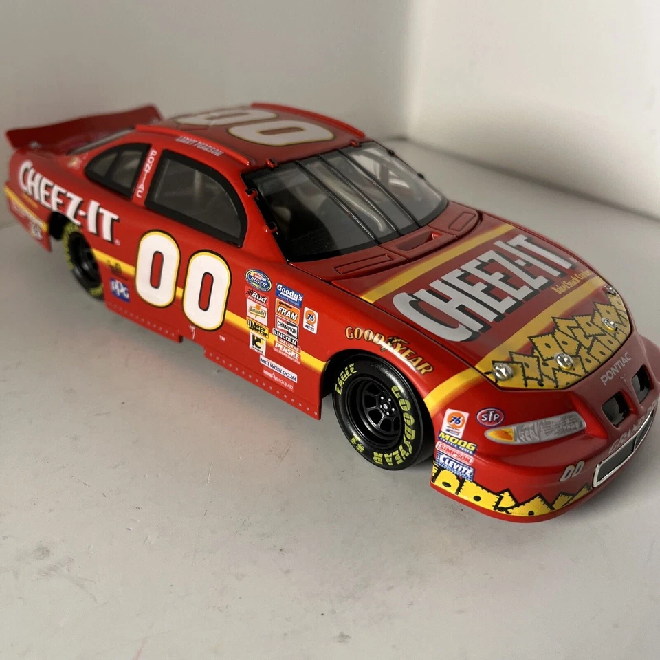 NASCAR ACTION Larry Pearson racing champions #00 Cheez It 1999 Pontiac 1:24 - Image 3 of 4