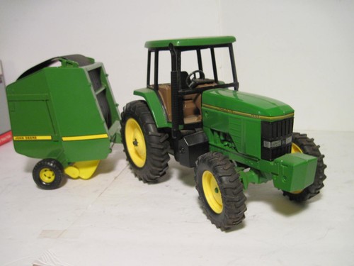John Deere Farm Toy Tractor "7600" with Round Baler Ertl 1/16 - Picture 8 of 8