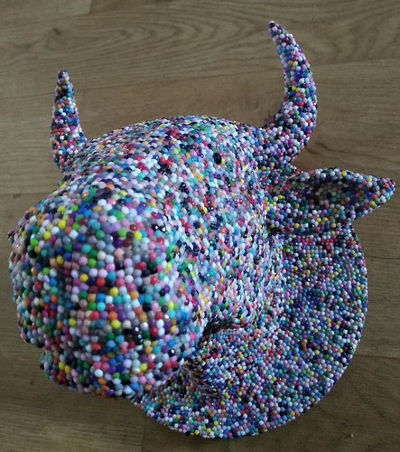 COW BULL TROPHY HEAD JELLY GEM ENCRUSTED HANG/WALL MOUNT GIFT quirky 27x22x21cm - Picture 9 of 10