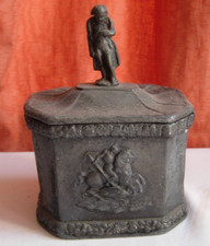 Napoleon Statuette auf antiker Blei Tabak Sch...