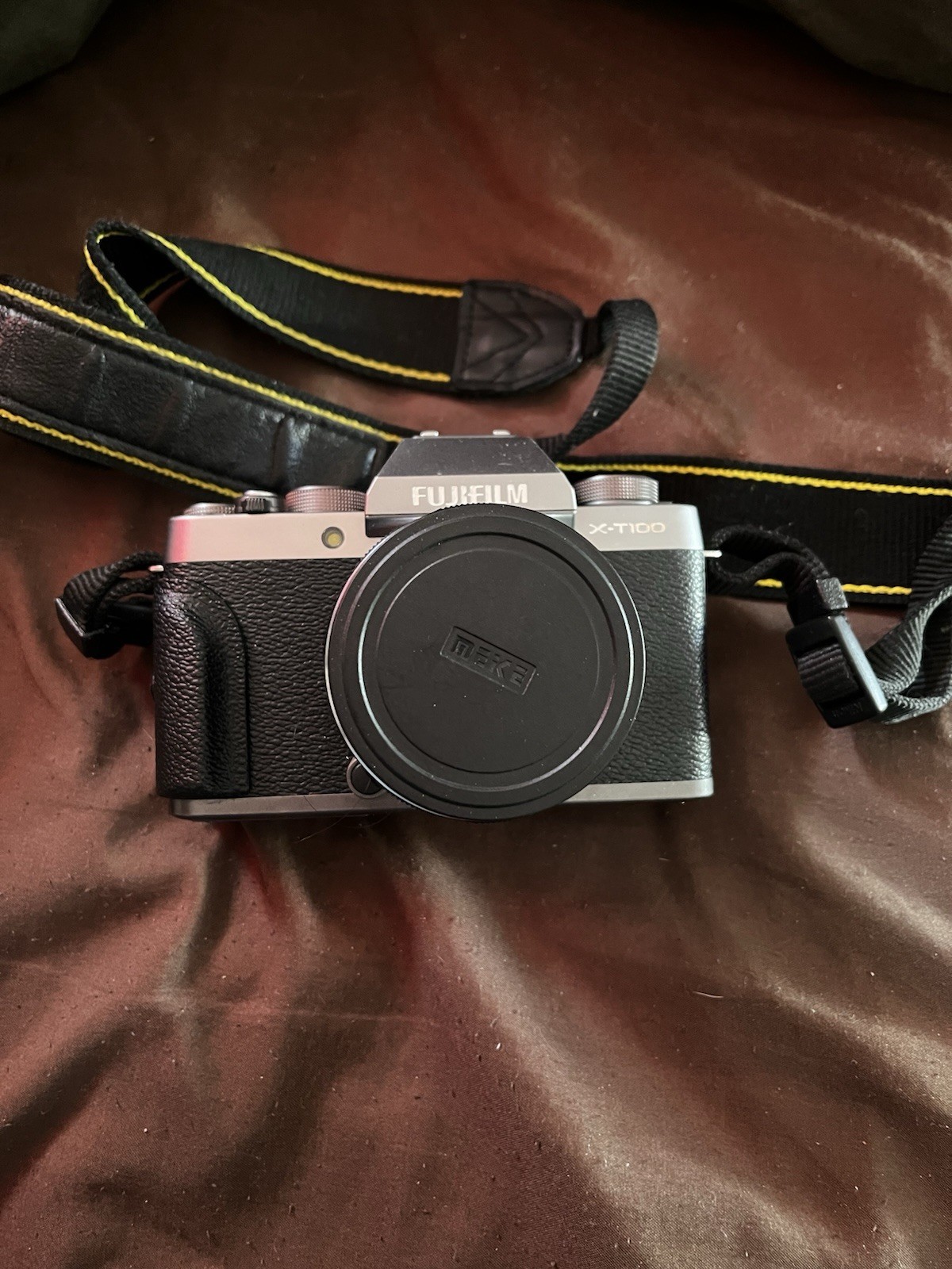 Fujifilm X-T100 Mirrorless Digital Camera 24.2MP