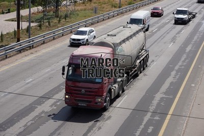 LKW Foto Howo 380 Silo-Sattelauflieger Kasachstan rot CIMC #w6jn