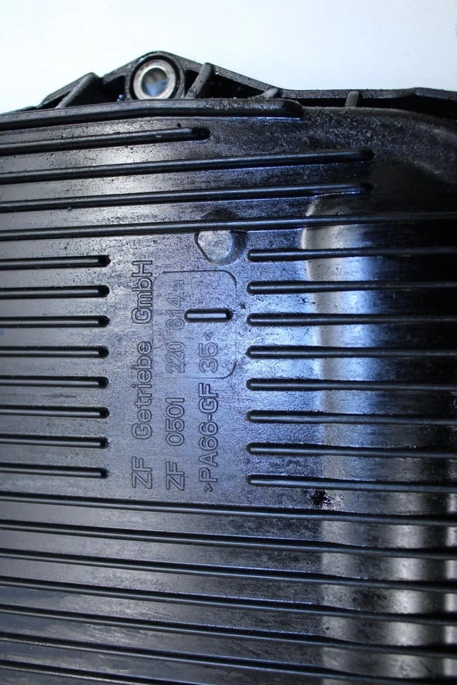 15-16 BMW 435i Gran Coupé xDrive 3,0 L transmisión automática cárter de aceite 24-11-8-612-901 Foto 2 de 4