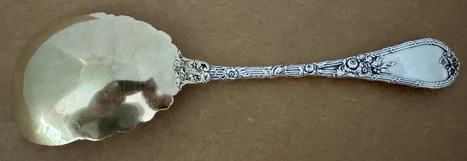 ART NOUVEAU STERLING DURGIN DAUPHIN 9” BERRY SERVING SPOON HEAVY OLD PIECE - Image 4 of 4