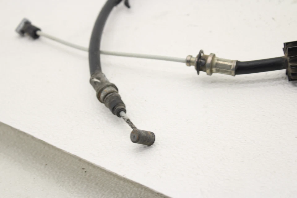 Cables y soporte de freno de estacionamiento trasero Tri Glide 15-18 Harley Davidson Freewheeler Foto 3 de 4