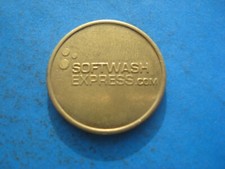 (F) SOFT WASH EXPRESS CAR WASH GOLD COLOURED TOKEN COIN